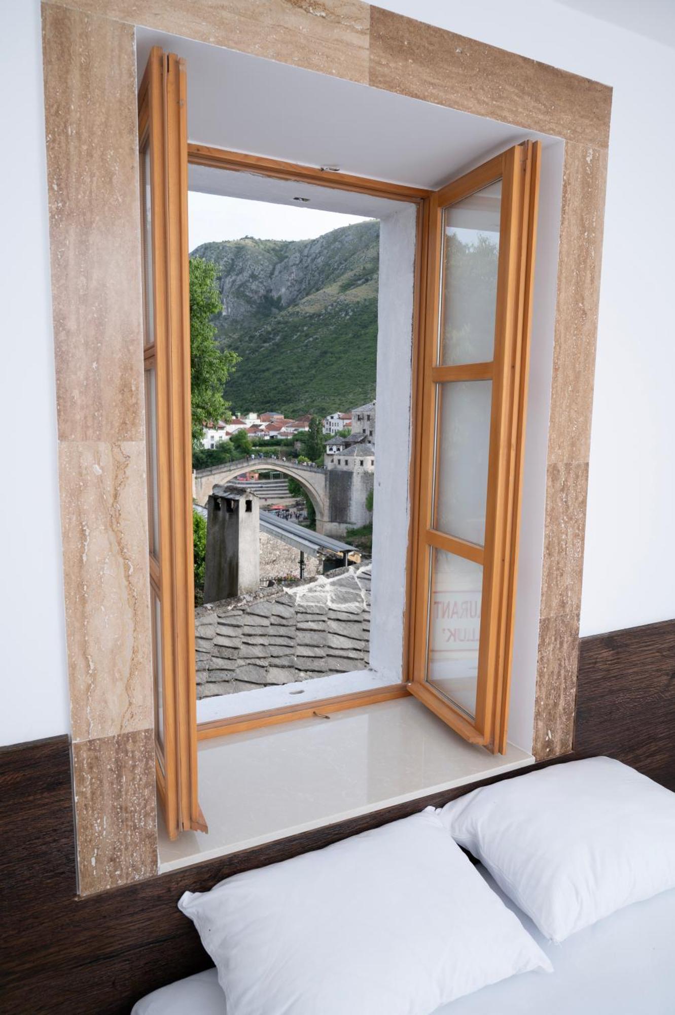 Sunrise Apartments - With Old Bridge View Mostar Bagian luar foto